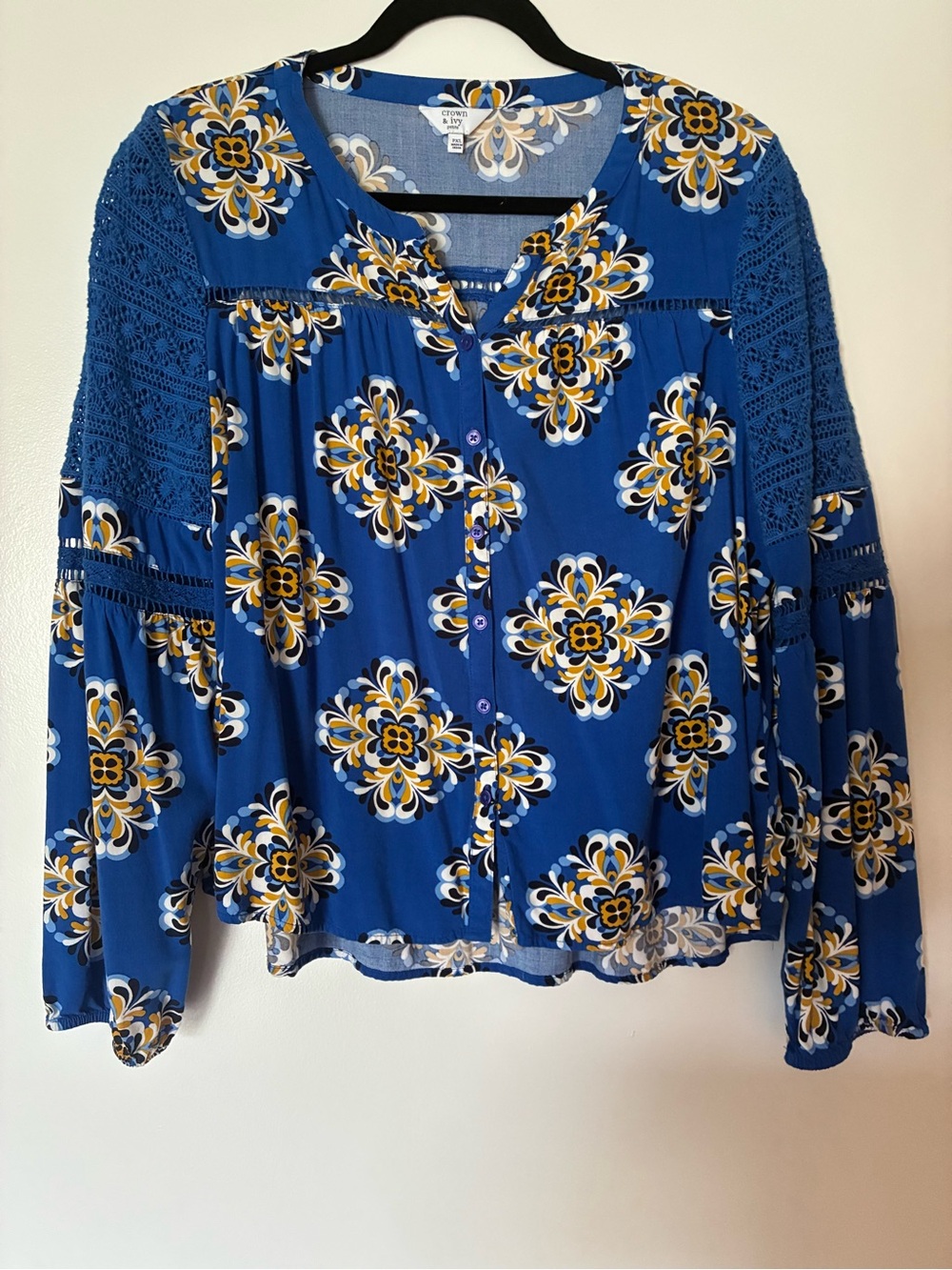 Crown and Ivy Blue Floral Lace-Sleeve Button Blouse